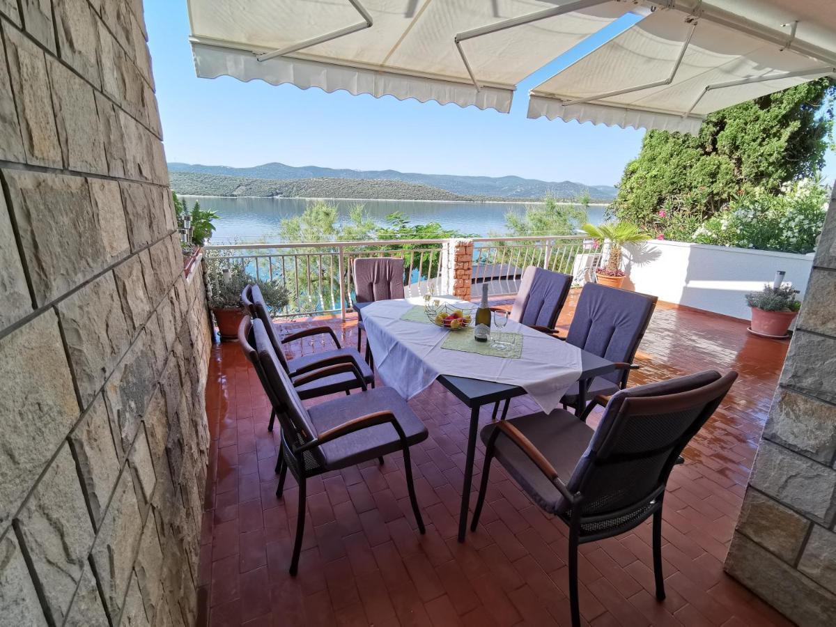 Apartments Ljiljana Клек Экстерьер фото