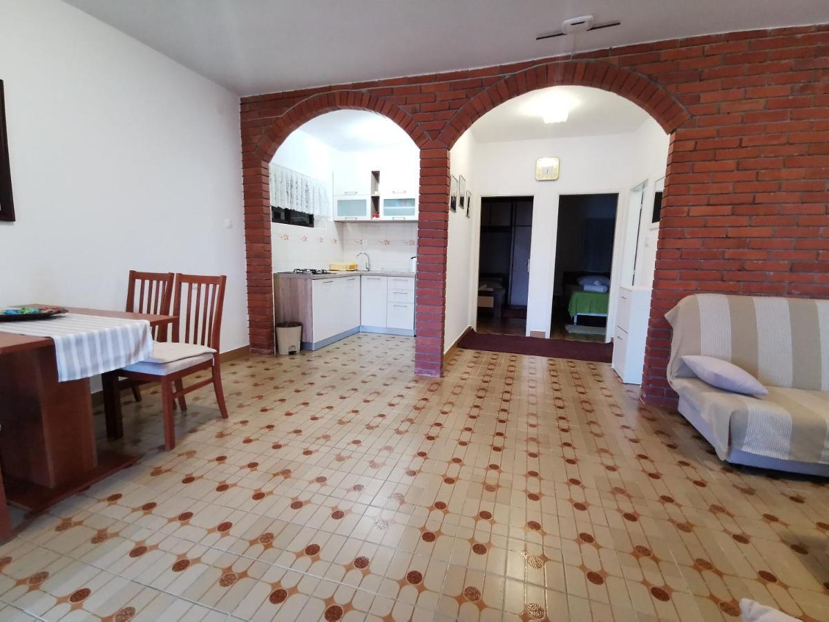 Apartments Ljiljana Клек Экстерьер фото