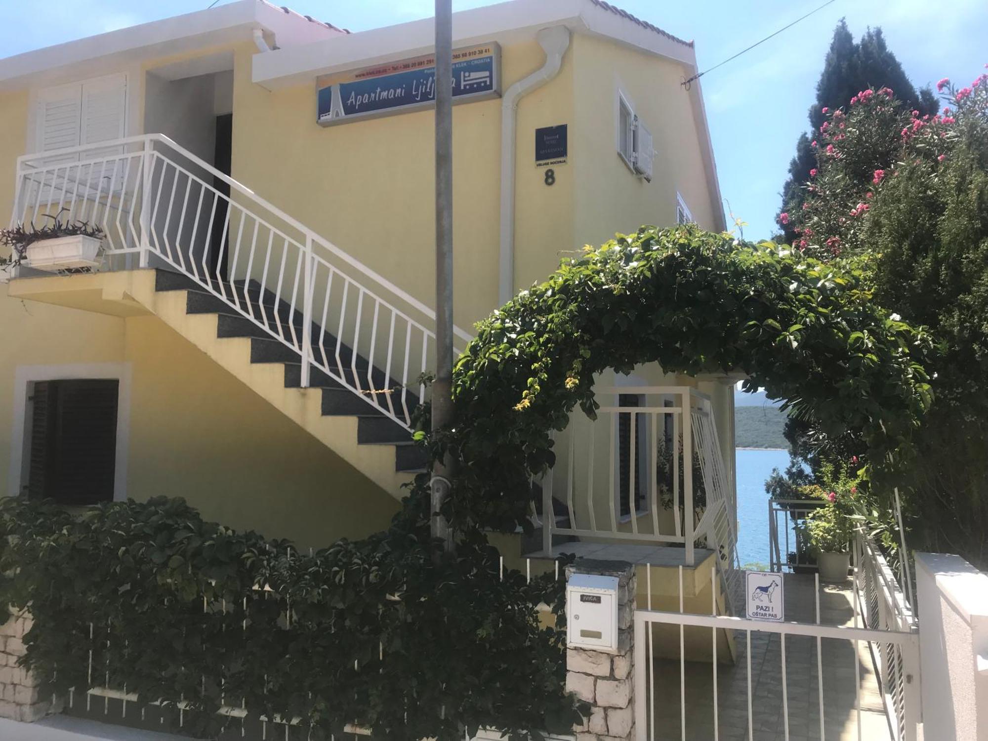 Apartments Ljiljana Клек Экстерьер фото